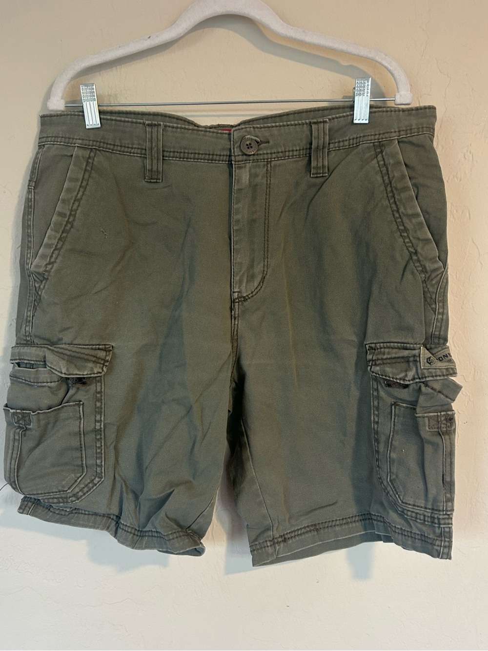 Unionbay Cargo Shorts Mens Sz 36  Above Knee Pockets Zipper Fly Cotton (1701)